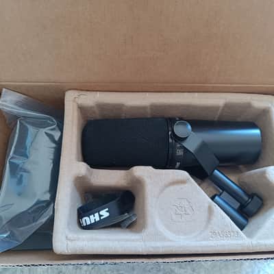 Shure SM7B Cardioid Dynamic Microphone 2001 - Present - Black
