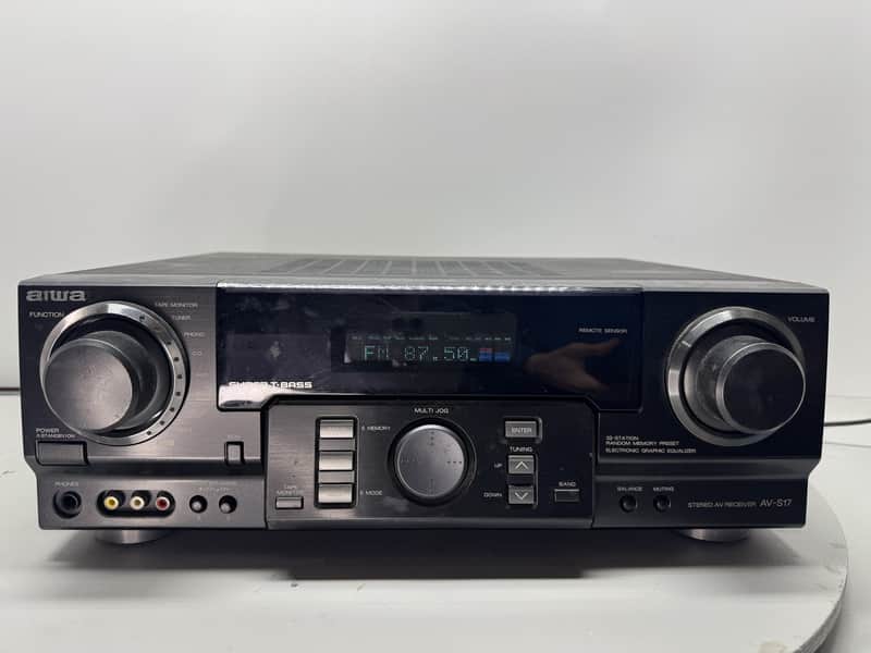 Aiwa AV-S17U Stereo Receiver HiFi Vintage AM FM Super T-Bass Home Audio image 1