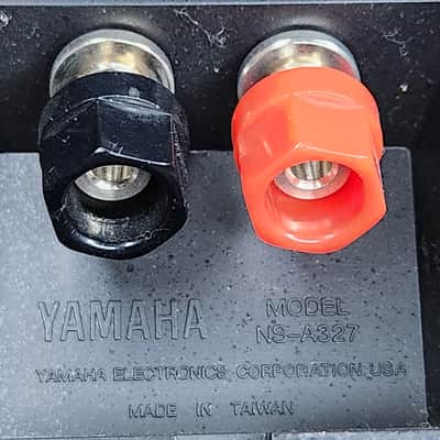 Yamaha Yamaha NS-AC 327 center channel 2-NS-A327 satellites 2006 - Black image 7