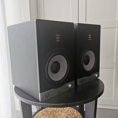 Eve Audio SC208 8" Active Studio Monitor - Black image 3