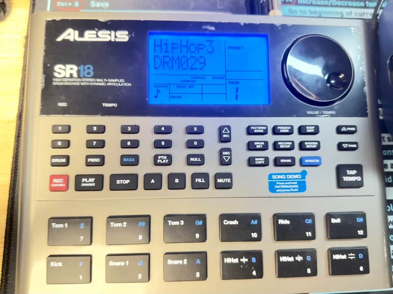 Alesis SR-18 with AC Adapter