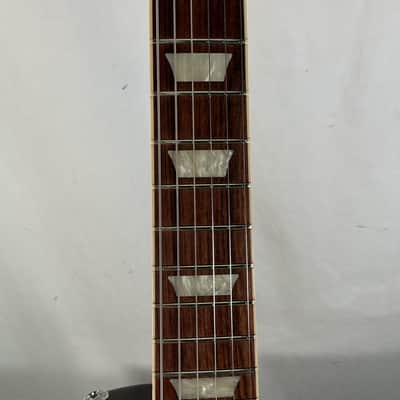 Gibson Les Paul Classic 2022 - Translucent Cherry - w/ Hard Case image 5