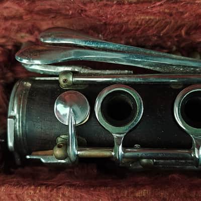 Clarinet CG Conn 444N Good State image 10