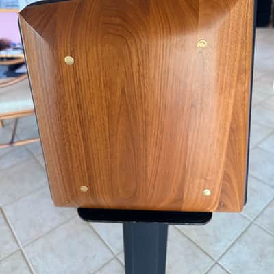 Sonus Faber Concerto (Original) — Handcrafted in Italy, Walnut/Leather, Bi-Wire Pair image 9