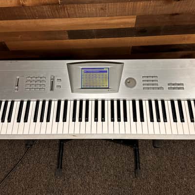 Korg Trinity V3 Pro 76-Key 32-Voice Polyphonic Workstation 1998 - Silver