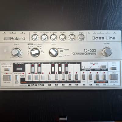 Roland TB-303 Bassline Synthesizer Module 1981 - 1984 - Silver