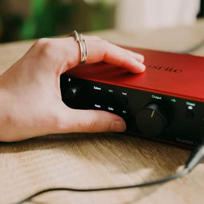 Focusrite Scarlett 2i2 4th Gen USB Audio Interface with Gator Microphone Pop Filter, XLR Cable and StreamEye Polishing Cloth image 3