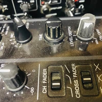 Pioneer DJM-800 - Four Channel Professional DJ Mixer image 10