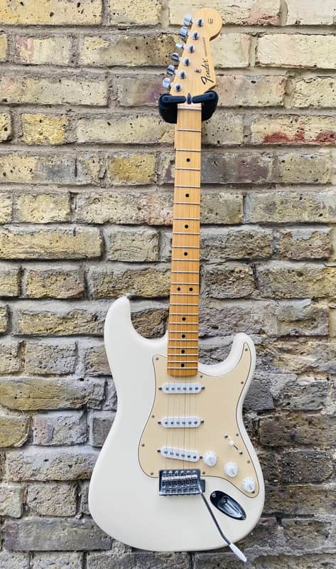 Fender Standard Stratocaster 2012 - Arctic White