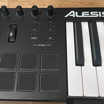 Alesis V25 25-key USB MIDI Controller with Beat Pads 2017 - 2022 - Black image 2