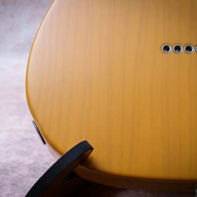 FENDER USA American 52' Vintage Reissue Telecaster "Butterscotch Blonde + Maple" (2003) image 17