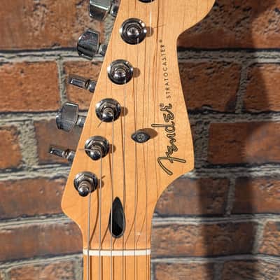 Fender 2019 Player Stratocaster Maple Fretboard Polar White image 2