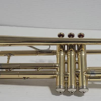 Martin IMPERIAL , TRUMPET W double Reverse LP tuning slide , 2 Mouthpieces and Hard case 1952 - Clear Lacquer image 12