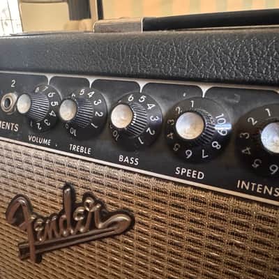 Fender Vibro Champ 6-Watt 1x8" Guitar Combo 1964 - 1967 - Black Panel image 9