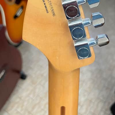 FENDER STRAT HSH MEX SUNBURST image 2