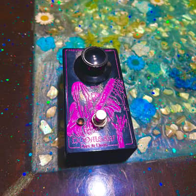 Does it Doom Doomsaw 2022 Purple Colorway image 2