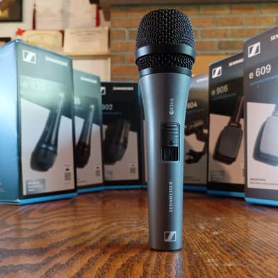 Sennheiser e835 S Dynamic Handheld Cardioid Microphone with On / Off Switch - Dark Grey