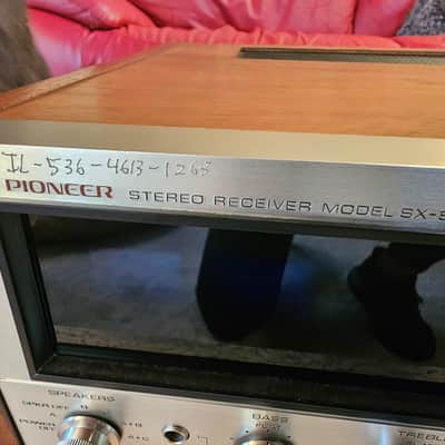 Pioneer SX-828 1971-1972 - Silver face with walnut sides and top image 4