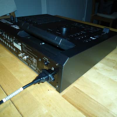 Akai MPC 2000XL Custom Black w/Blue LEDs & Black PADs 1GB CF Drive 32MB RAM imagen 13