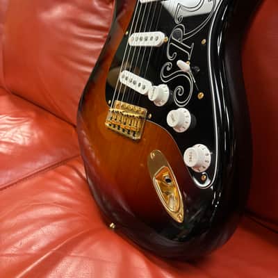2015 Fender Stevie Ray Vaughan Stratocaster 3-Color Sunburst imagen 7