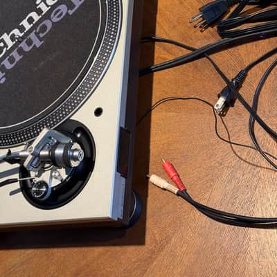 Technics SL-1200MK5 direct-drive turntable, made for the Japanese market. Includes VCT 500W 120V-to-100V step-down voltage converter for use in the U.S image 6