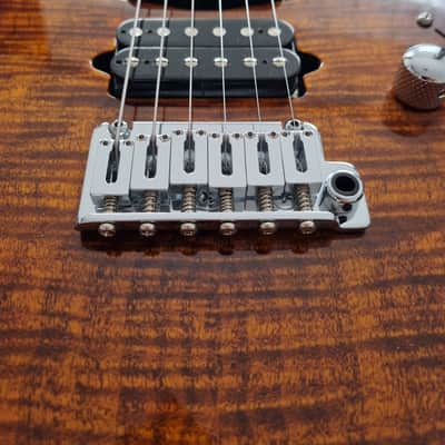 Suhr Modern Plus HSH with Roasted Maple Fretboard 2018 - Present - Bengal Burst Bild 6