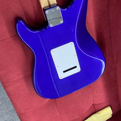 Fender Standard Stratocaster, Maple Fingerboard, White Pickguard 1999 - Midnight Blue image 12