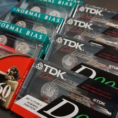 TDK/Maxell D90s and UR60s and one UR90 10 New tapes in total! D90 UR60 UR90 2000s - Black Green image 2