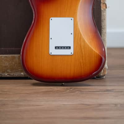 2012 Fender USA American Standard HSS Stratocaster - in Sienna Sunburst - Ash Body image 4