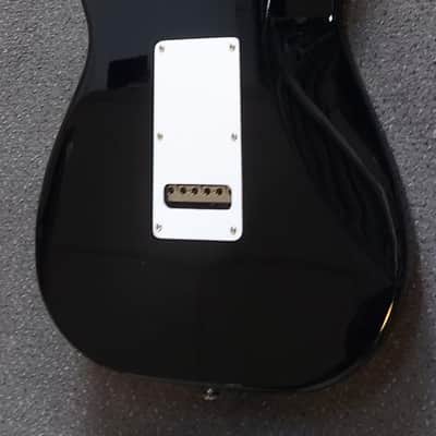 G&L Tribute Series Legacy with Rosewood Fretboard 3-Tone Sunburst image 16