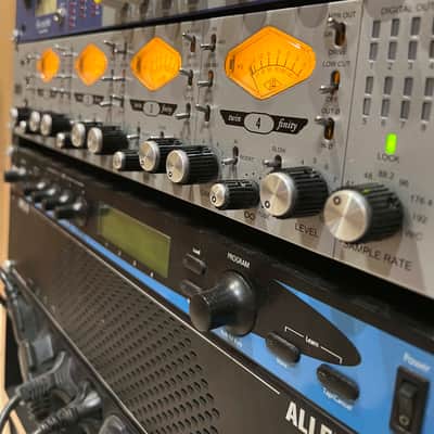 Universal Audio 4-710d 4-Channel Microphone Preamp 2010 - Present - SIlver image 2