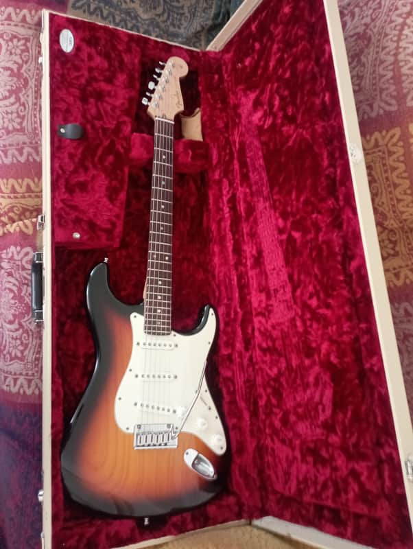 Fender Custom Shop Custom Deluxe Stratocaster- NAMM 2011 image 1