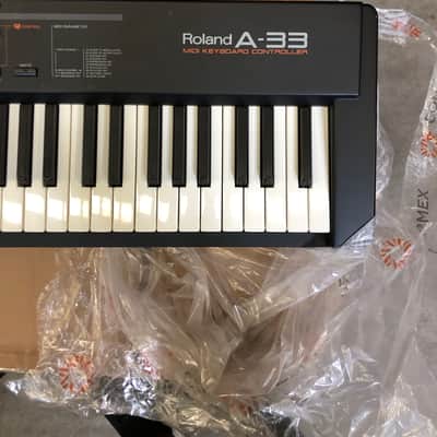 Roland A-33 76 Key MIDI keyboard controller image 4