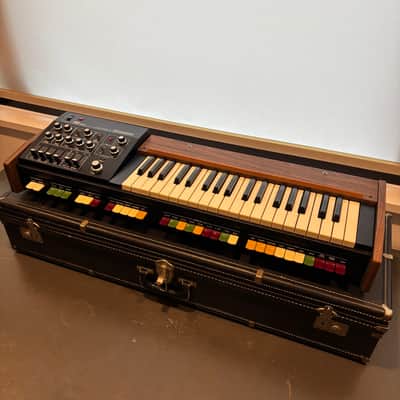 Roland SH-1000 w/ Hard Case