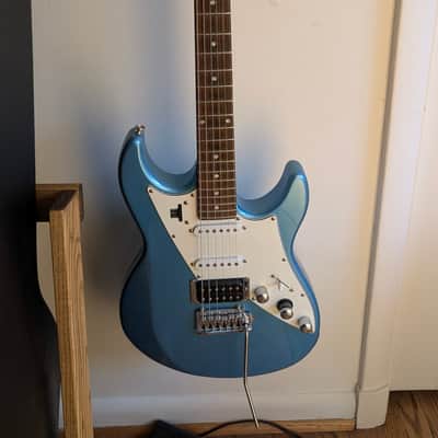 Line 6 JTV-69 James Tyler Variax Modeling Electric Guitar Lake