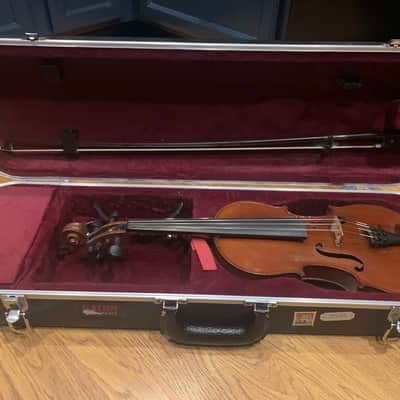 Full-Size Violin – Excellent Sound, Quality Chin Rest, Gator Case & Bow image 4