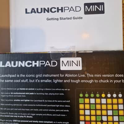 Novation Launchpad Mini Mk1 2013 - 2015 - Plastic image 6