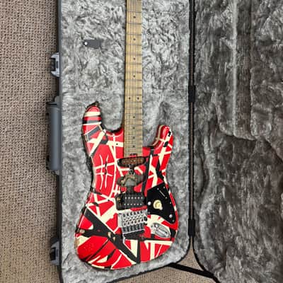 EVH Striped Series Frankie 2020 - Present - Red / White / Black Stripes Relic image 11