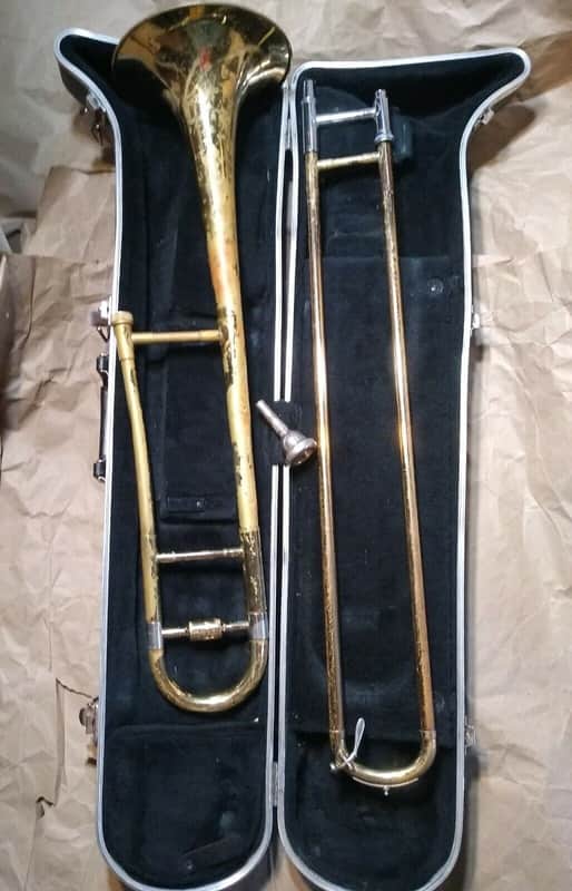 Blessing Scholastic Tenor Trombone, Case & Mouthpiece. Made in USA. Acceptable. image 1