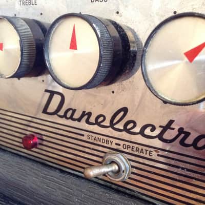 Danelectro DM-25 '66 25W 1x12" Reverb & Vibrato NEAR MINT image 10