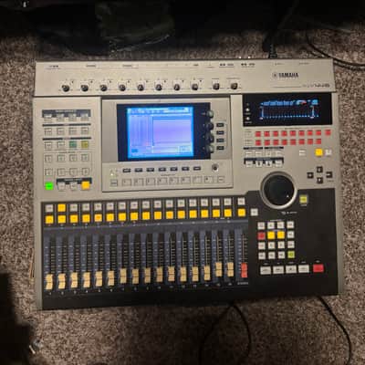KORG D3200 32-Track Digital Recording Studio 2Seemy VGA installed