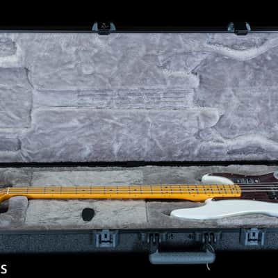 Fender American Ultra Precision Bass Maple Fingerboard Arctic Pearl (965) image 7