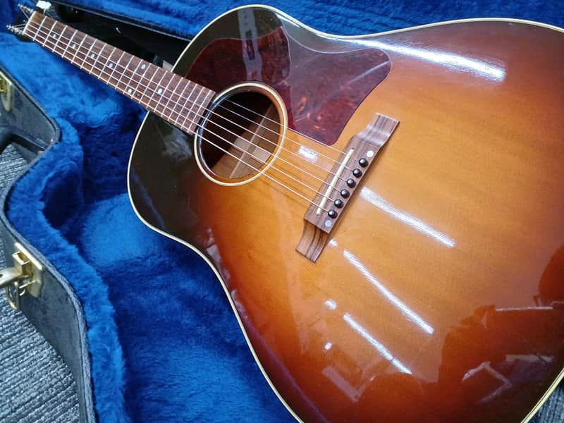 GIBSON CUSTOM SHOP J-45 Acoustic Guitar Classic Design image 1