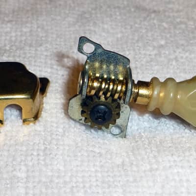 Vintage 1960s Univox Teisco Aria Gold 6 In a Line Tulip Tuner Set with Screws Right Handed Excellent MIJ image 5