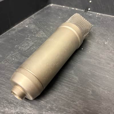 RODE NT1-A Large Diaphragm Cardioid Condenser Microphone 2002 - Present - Silver