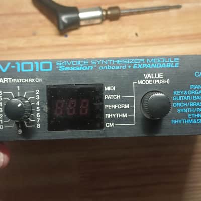 Roland JV-1010 64-Voice Synthesizer Module 1999 - 2003 - Black