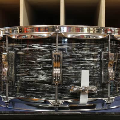 Ludwig 6.5x14 Classic Maple Snare Drum in Black Oyster Pearl image 2