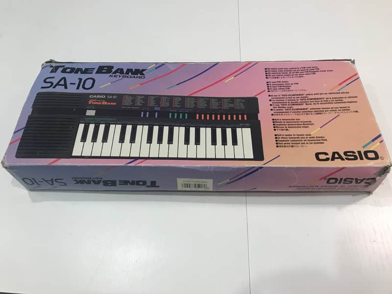 Casio SA-10 Mini Synthesizer (Box and Instructions) 1982-1988 Casio SA-10 Mini Synthesizer (Box and Instructions) 1982-1988