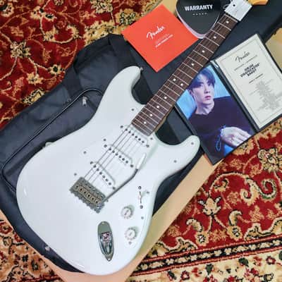 *NEW IN BOX* 2026 Fender Japan Artist Series, Limited Edition JUKJAE Stratocaster Baggy Olympic White, Fender Flagship Tokyo Store Exclusivity 🔥 image 2