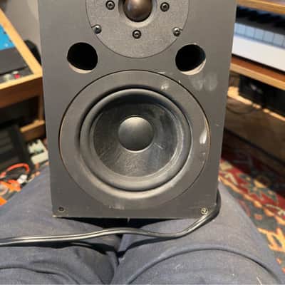 Alesis Point 7 Monitors WITH WALL MOUNTS image 2